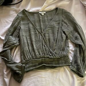 American Eagle long sleeve crop top